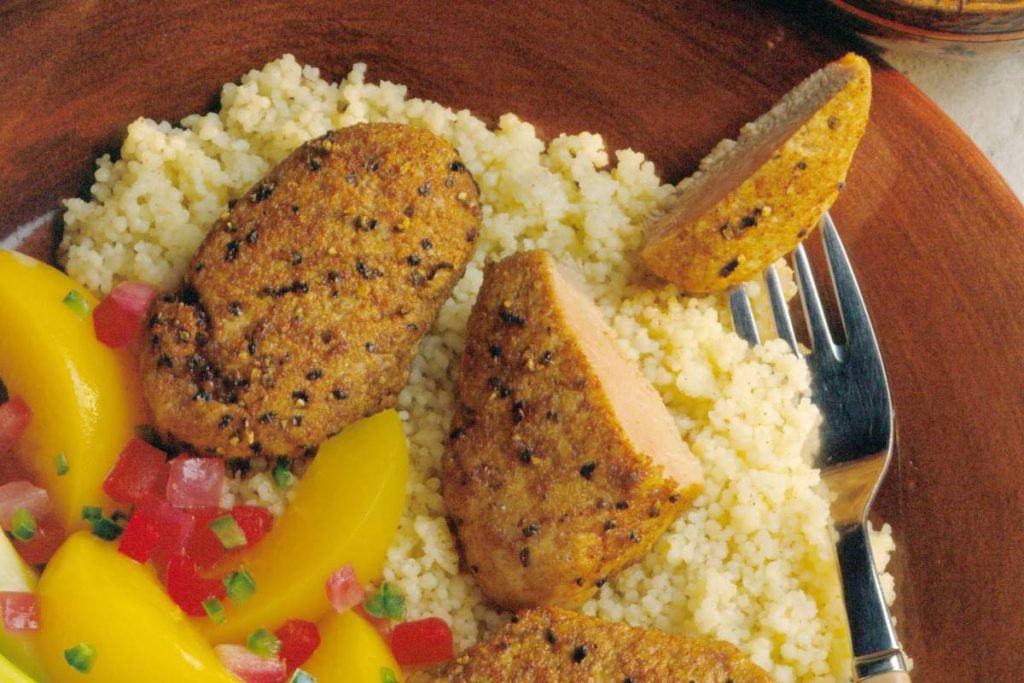 Cơm couscous ăn kèm với những món mặn khác mang đến nguồn dinh dưỡng dồi dào